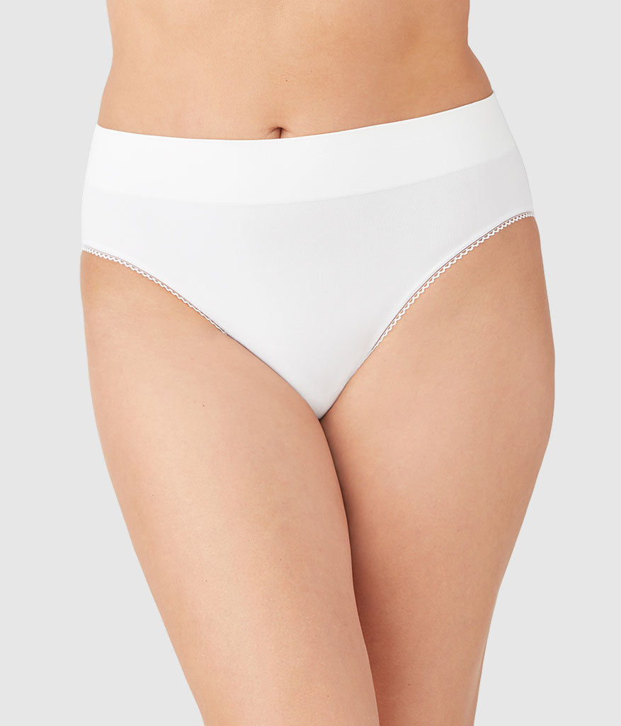 Feeling Flexible Hi-Cut - White | Wacoal Latest